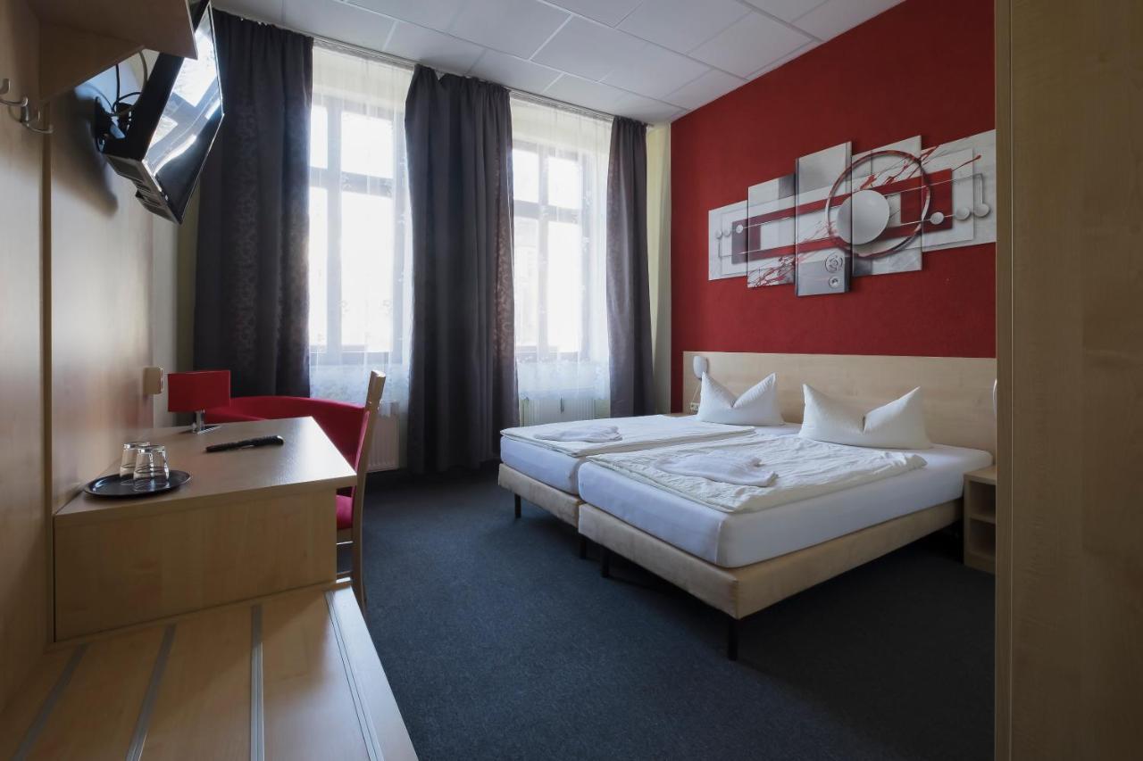 Gaestehaus Lisakowski Pension Am Brautwiesenpark Gorlitz Luaran gambar