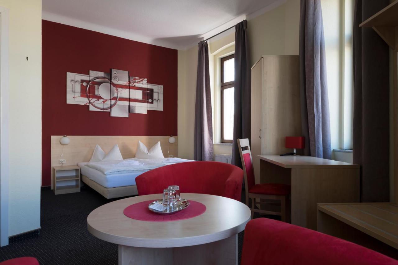 Gaestehaus Lisakowski Pension Am Brautwiesenpark Gorlitz Luaran gambar
