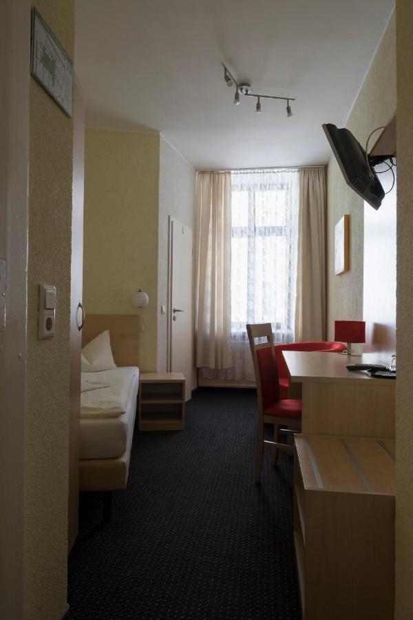 Gaestehaus Lisakowski Pension Am Brautwiesenpark Gorlitz Luaran gambar