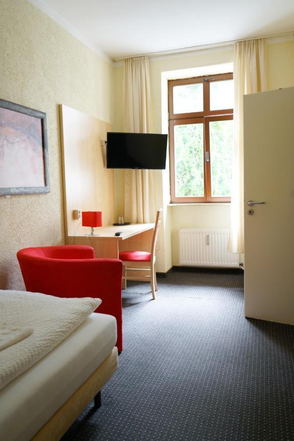 Gaestehaus Lisakowski Pension Am Brautwiesenpark Gorlitz Luaran gambar