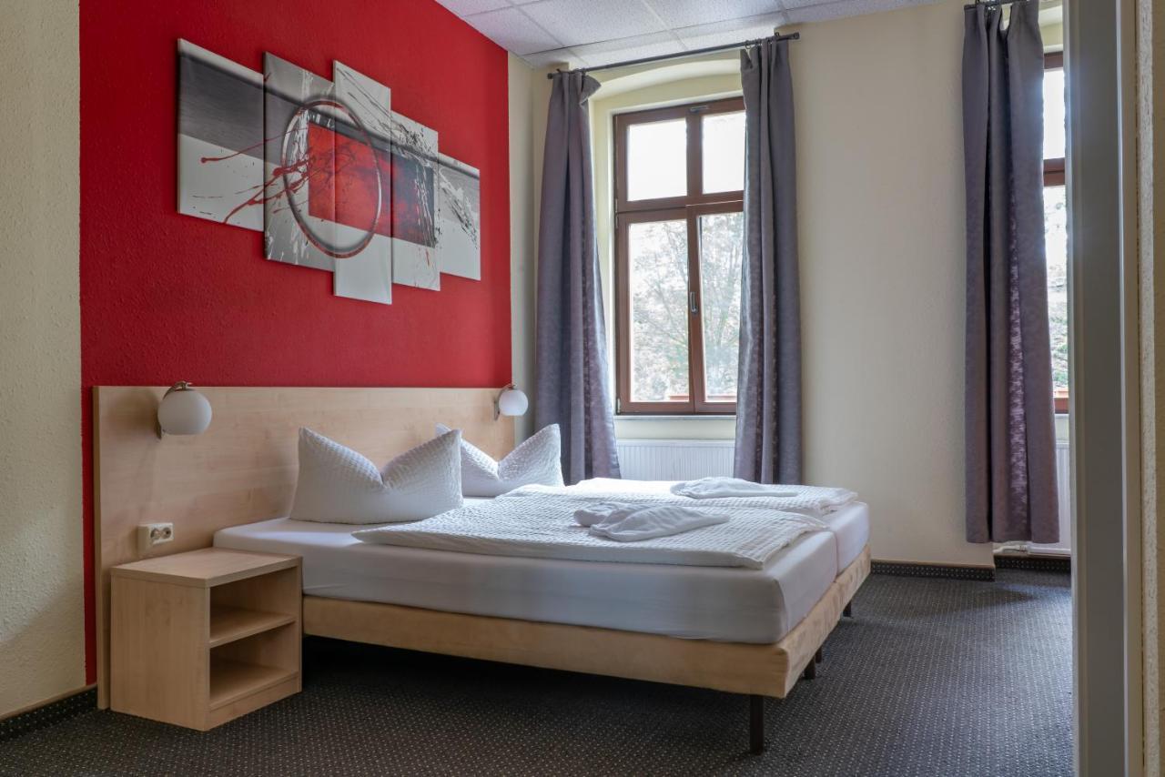 Gaestehaus Lisakowski Pension Am Brautwiesenpark Gorlitz Luaran gambar